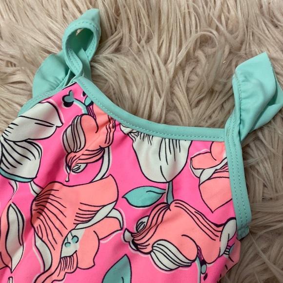 Floral swimsuit 🌸🌺 - Picture 2 of 3